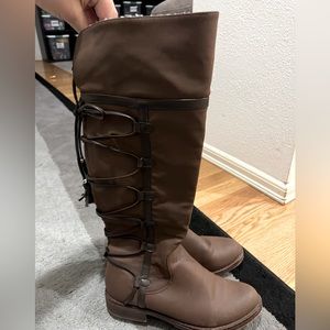 Xoxo Riding boots w/ black tassels